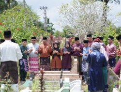 Bupati Monadi Pimpin Ziarah ke Makam Mantan Bupati Kerinci dalam Rangka HUT ke-69 Provinsi Jambi